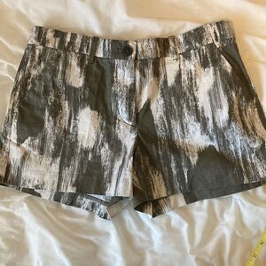 Khakis by Gap shorts size 0 (E8)‎